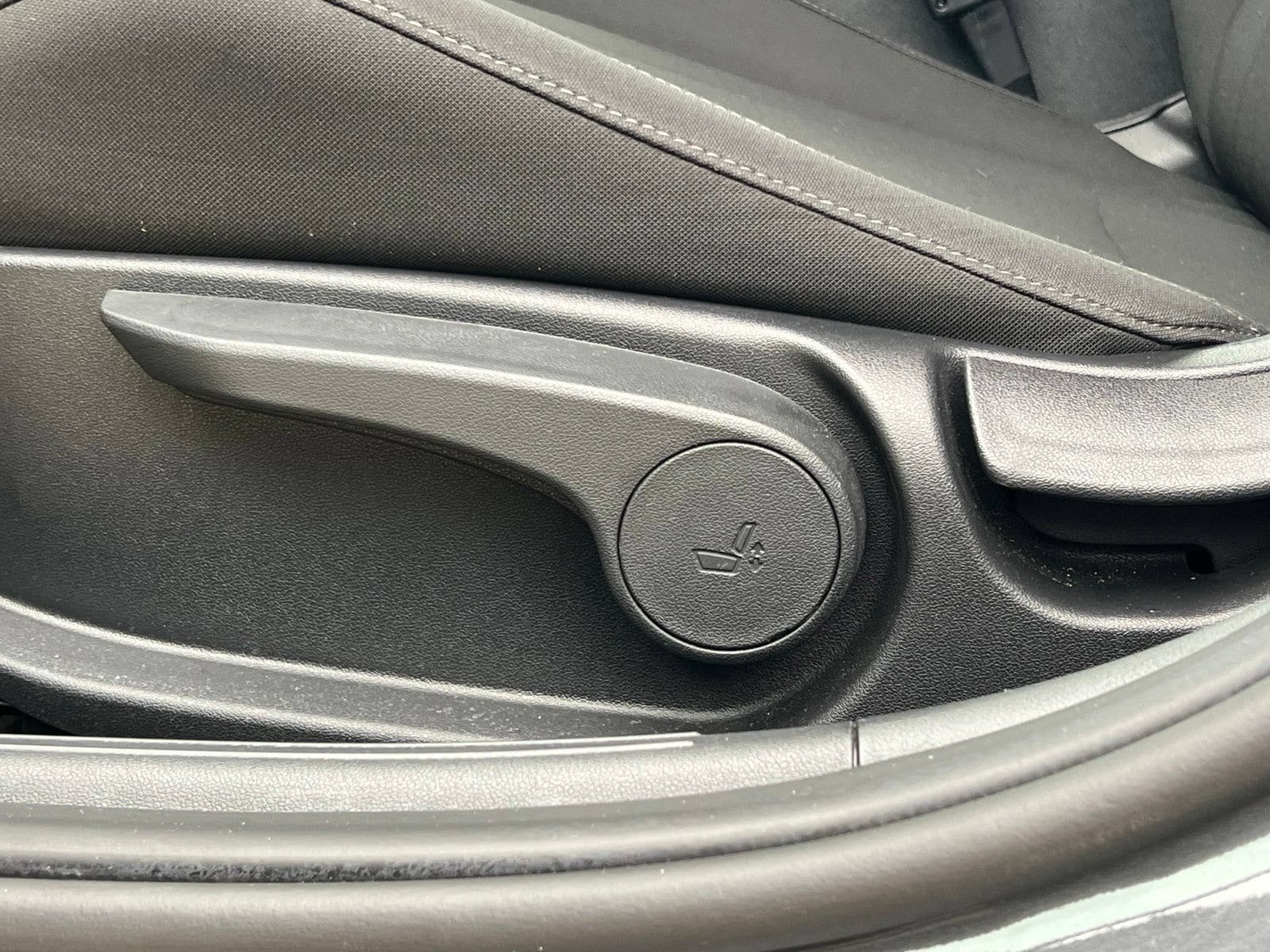 Used 2026 Hyundai Elantra Sport FWD image 25