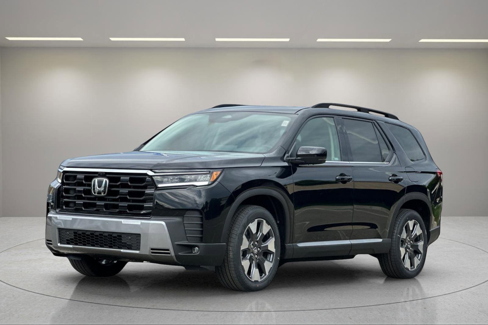 New 2026 Honda Pilot Touring image 1