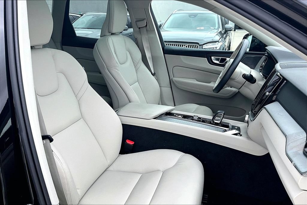 Certified 2024 Volvo XC60 B5 Plus w/ Protection Package Premier AWD/4WD image 8