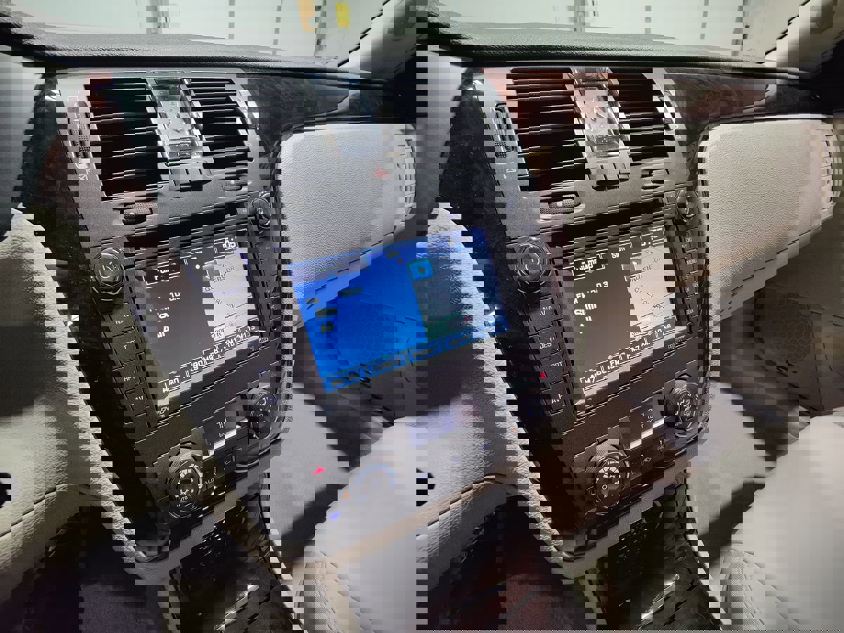 Used 2007 Cadillac DTS Performance image 40