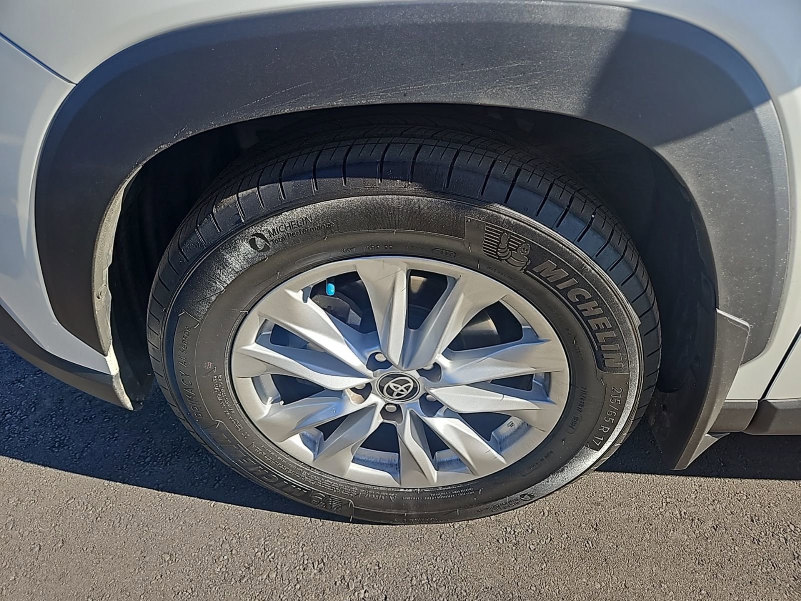 Used 2023 Toyota Corolla Cross LE image 11