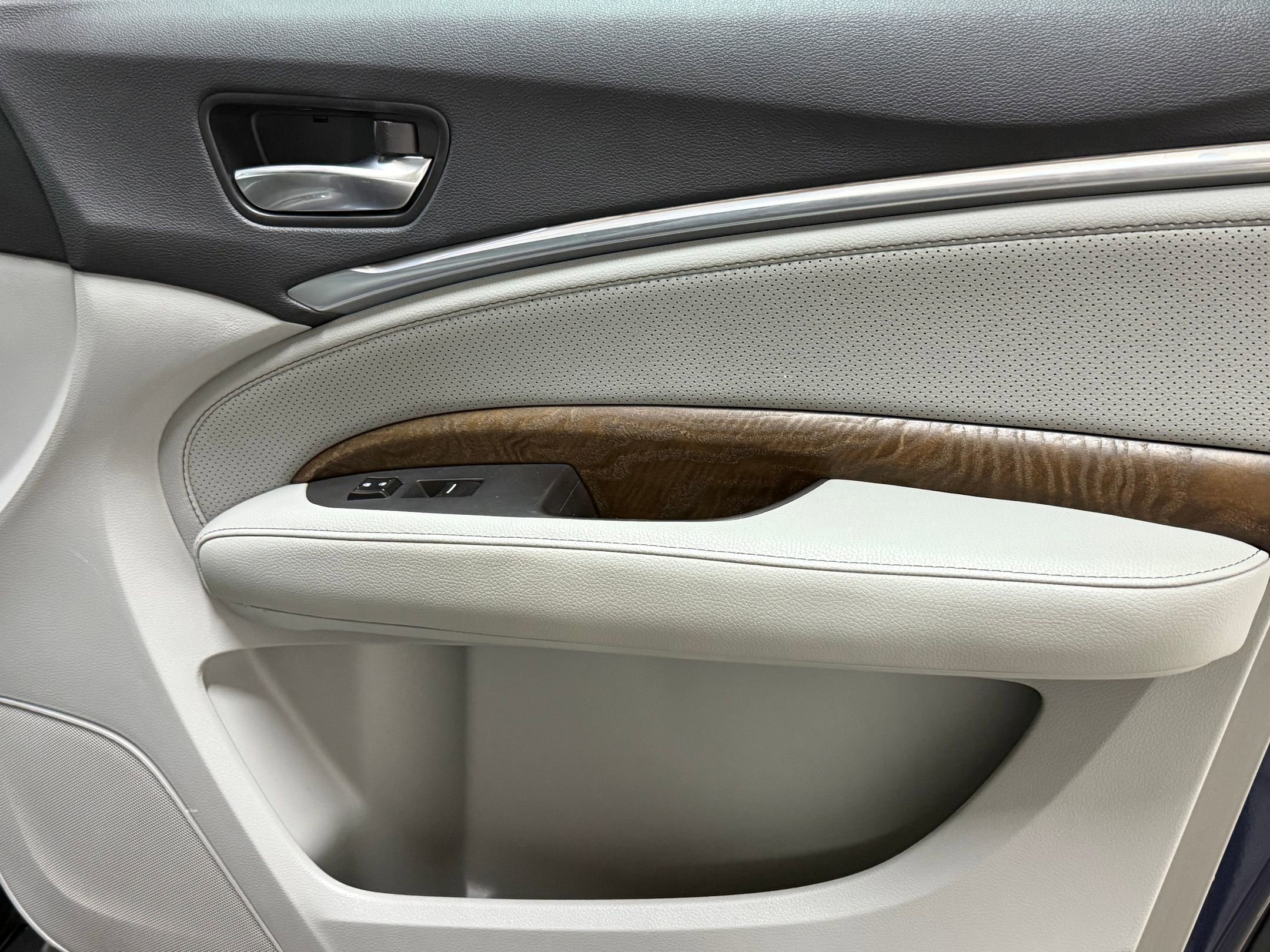 Used 2020 Acura MDX FWD w/ Technology Package image 43