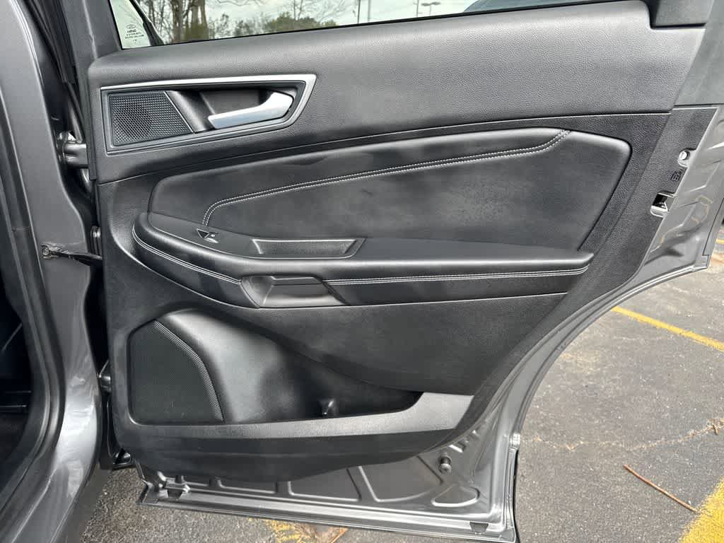 Certified 2024 Ford Edge Titanium image 32
