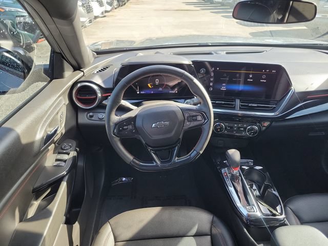 Used 2025 Chevrolet Trax RS w/ Sunroof Package FWD image 10