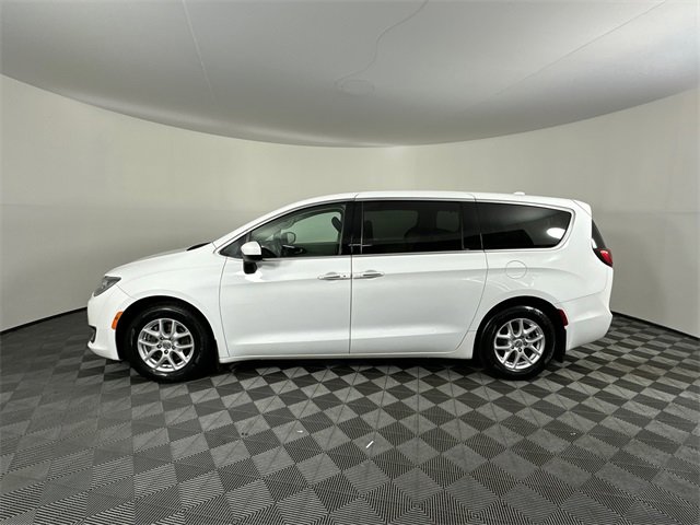 Certified 2017 Chrysler Pacifica Touring Plus image 11