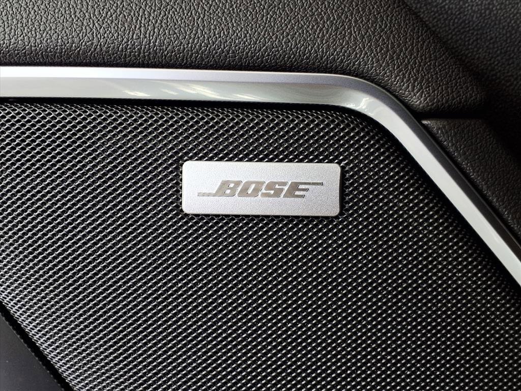 New 2026 GMC Sierra 1500 SLT image 17