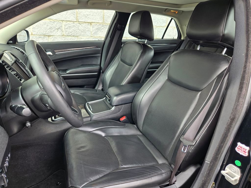 Used 2023 Chrysler 300 Touring L w/ Popular Equipment Group RWD image 14