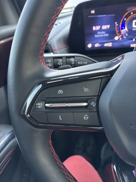 Used 2024 Chevrolet Traverse RS image 39