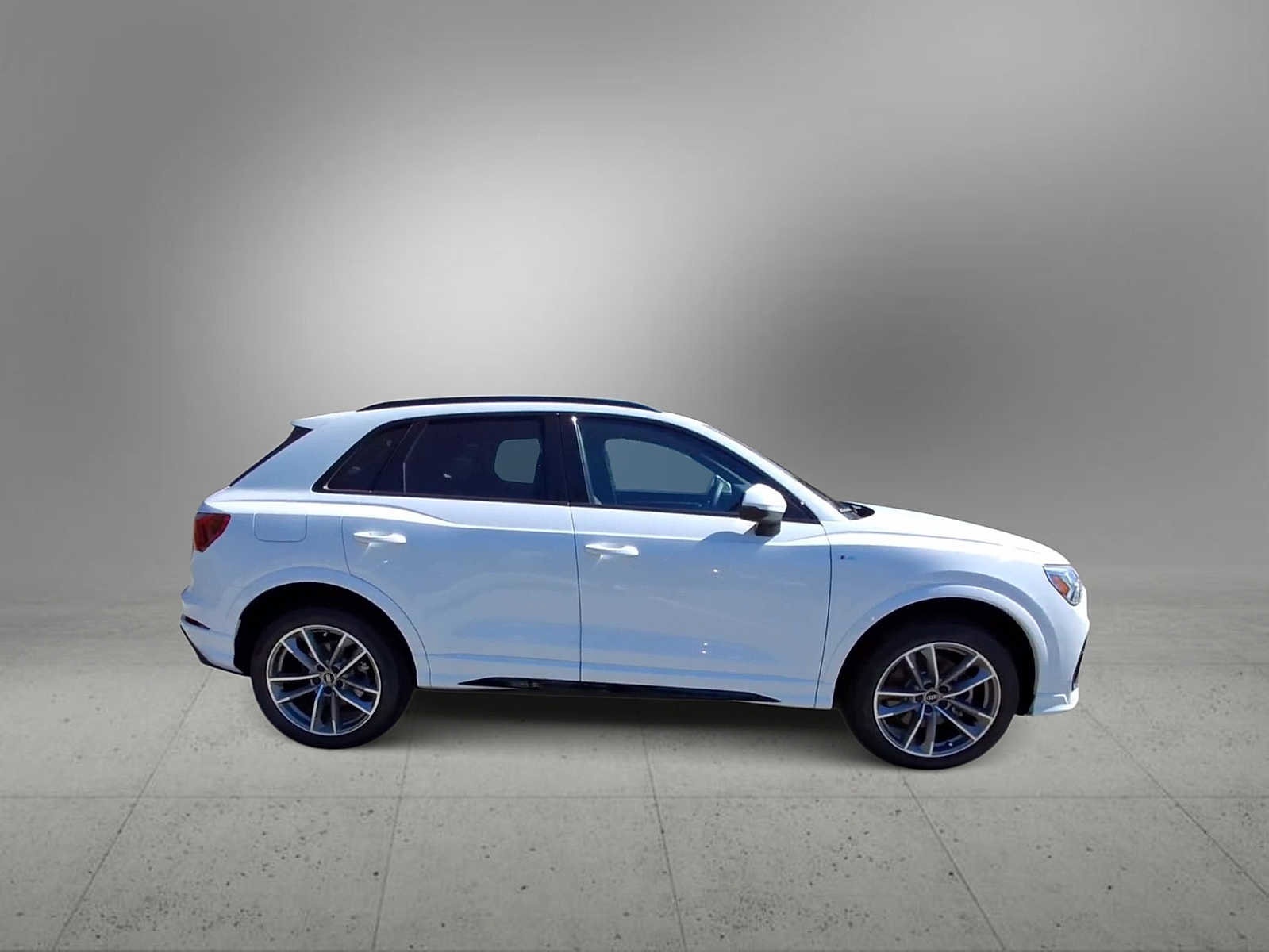 New 2025 Audi Q3 2.0T Premium image 9