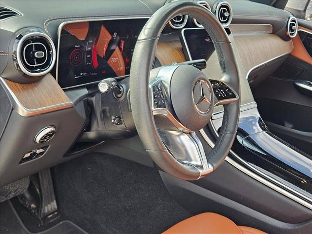 Used 2025 Mercedes-Benz GLC 300 image 7