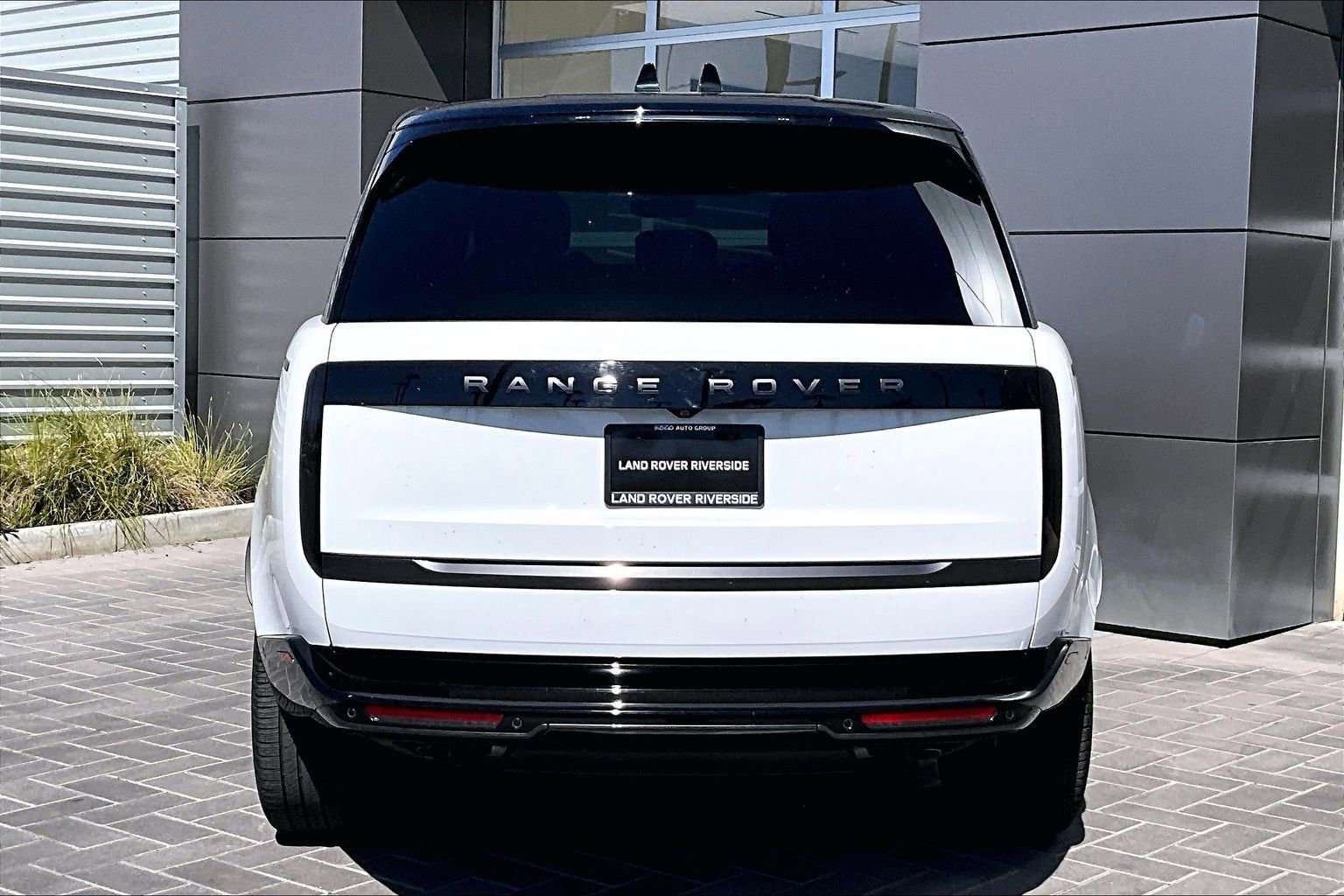 Used 2024 Land Rover Range Rover SE image 4