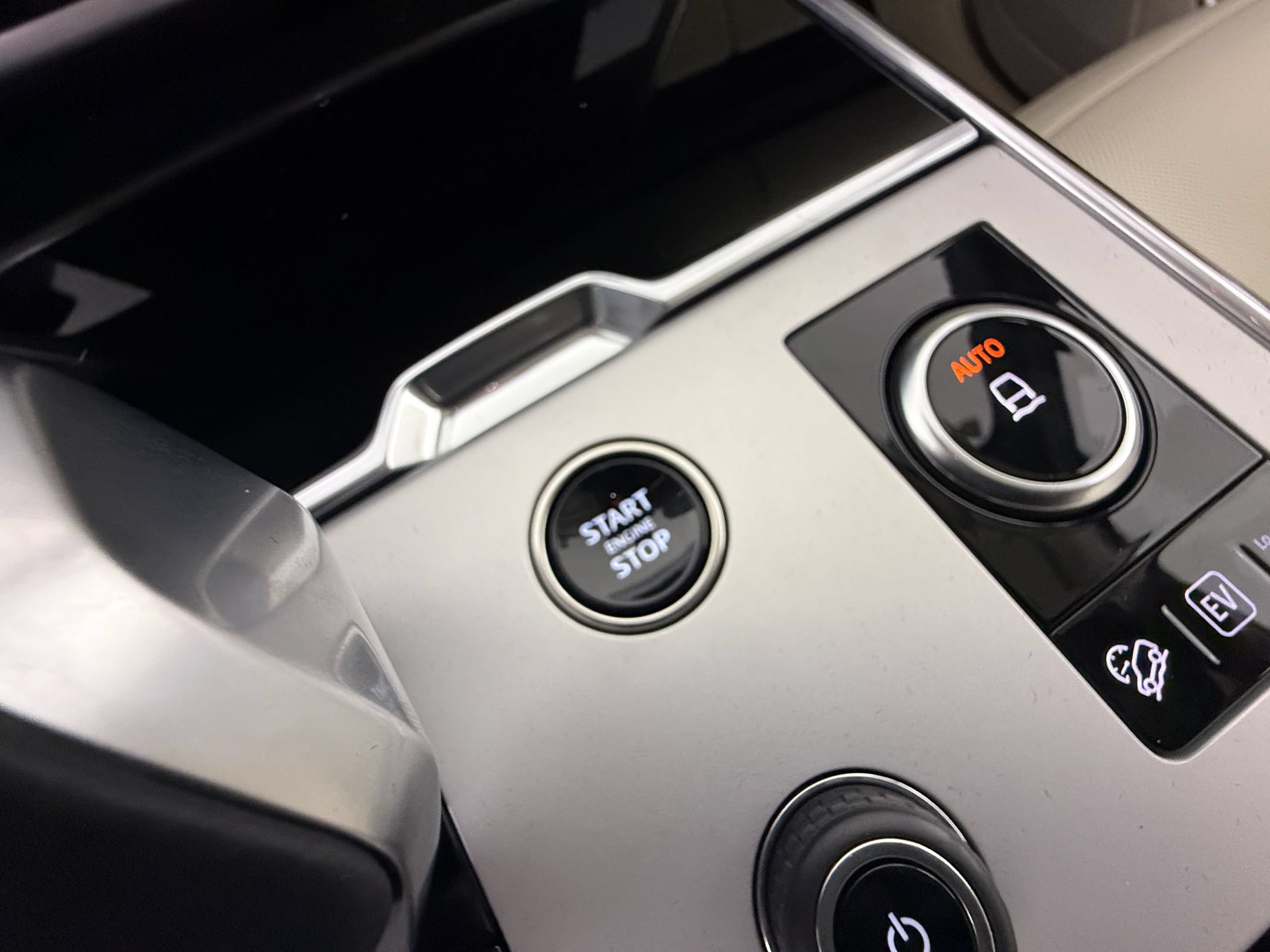 New 2027 Land Rover Range Rover SE AWD/4WD image 16