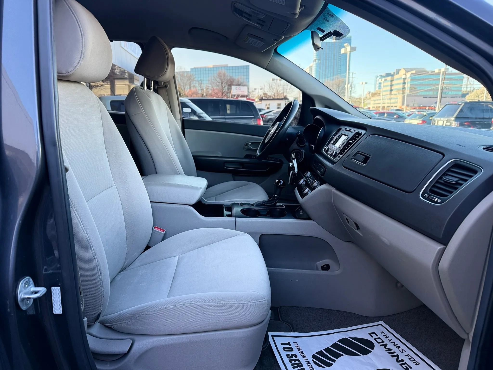 Used 2015 Kia Sedona LX w/ LX Convenience Package image 35