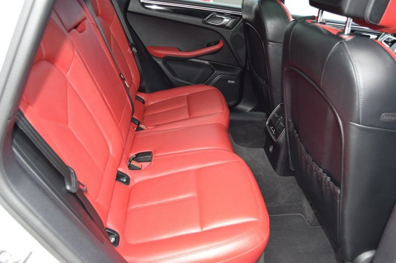 Used 2019 Porsche Macan AWD/4WD image 33