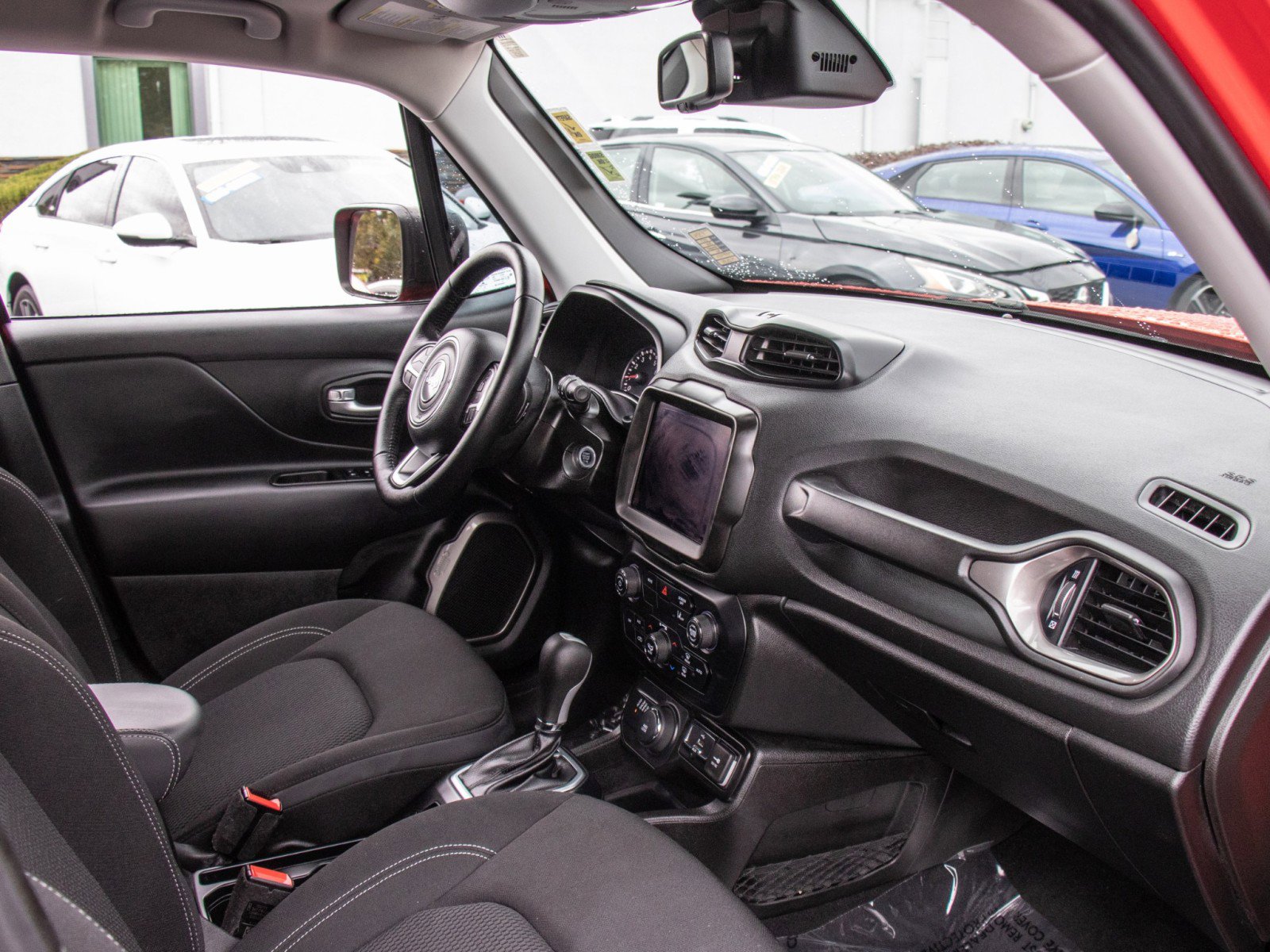 Used 2023 Jeep Renegade Latitude w/ Premium Group image 17