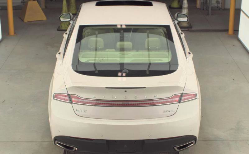 Used 2013 Lincoln MKZ FWD image 4