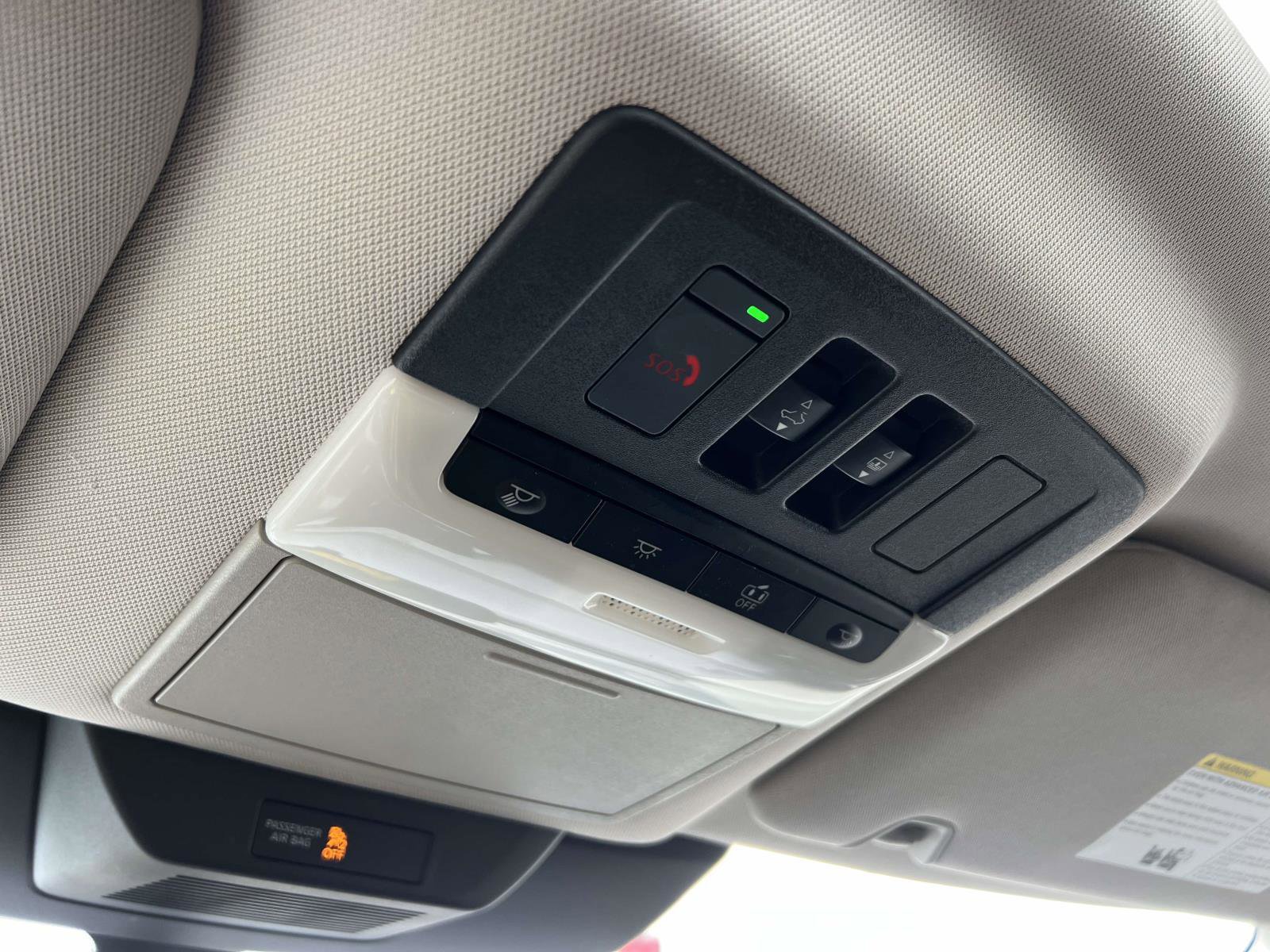 Used 2022 Nissan Pathfinder SV w/ SV Premium Package image 35