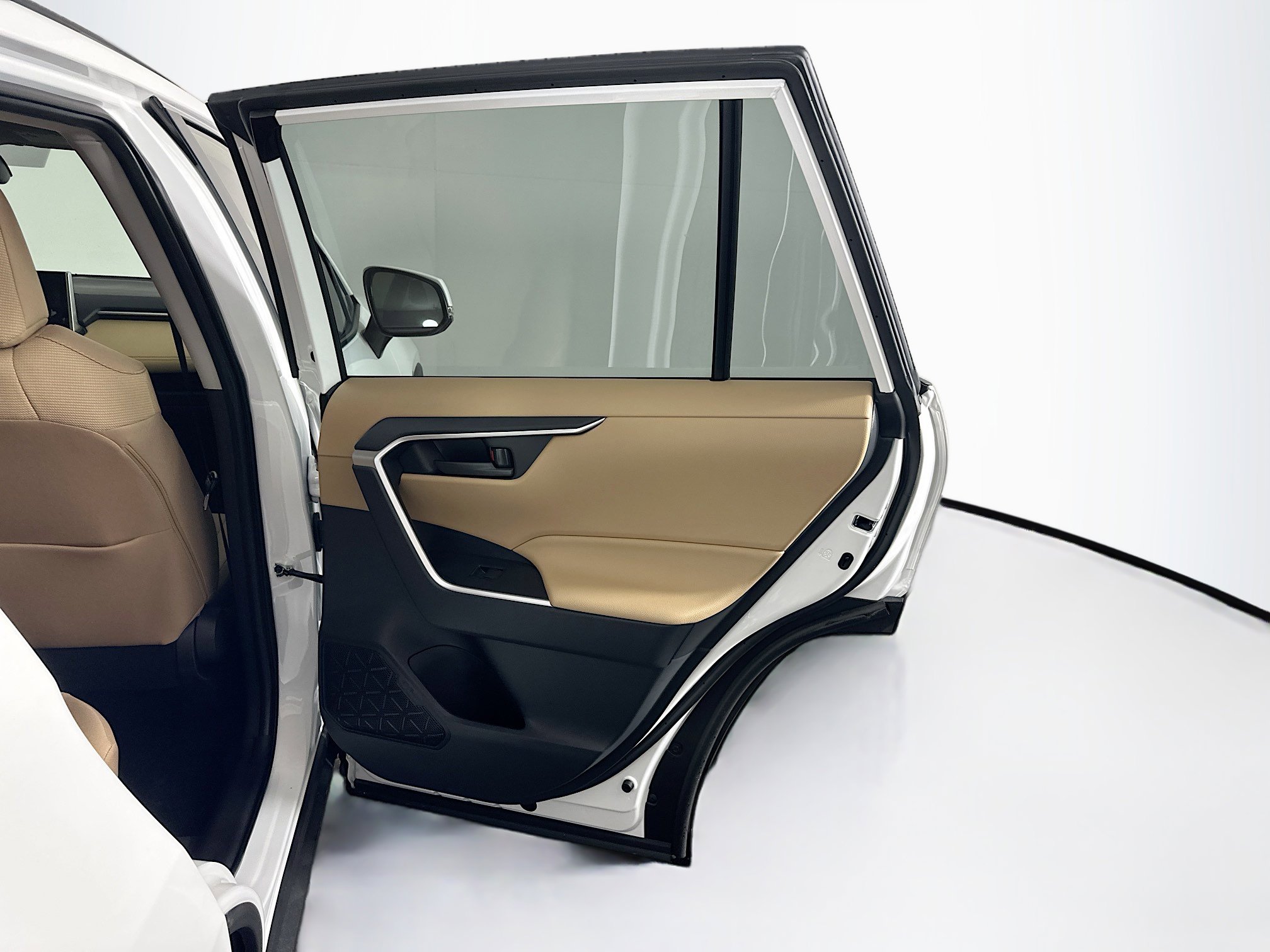 Used 2025 Toyota RAV4 LE image 30