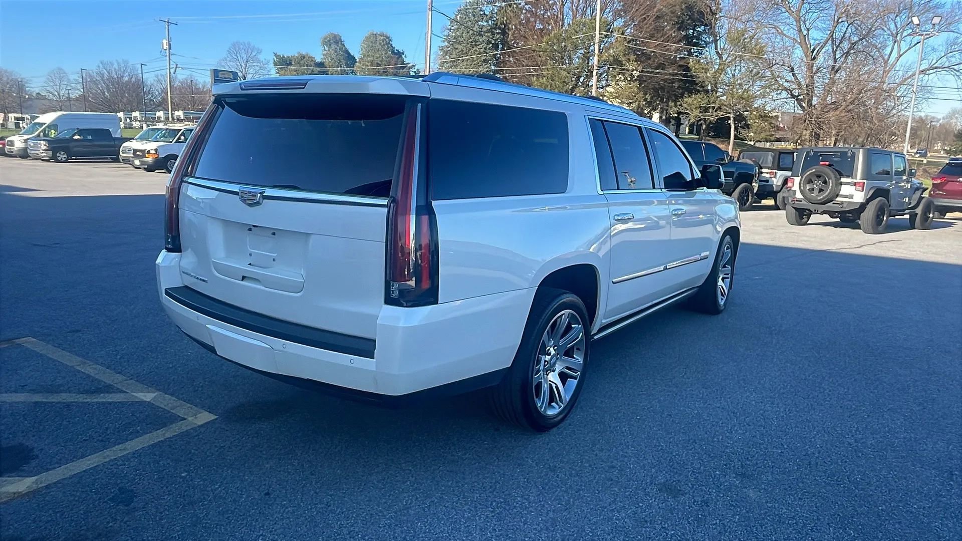 Used 2015 Cadillac Escalade ESV Premium image 28