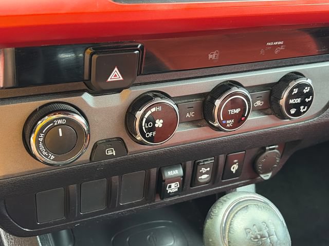 Used 2018 Toyota Tacoma TRD Sport AWD/4WD image 20