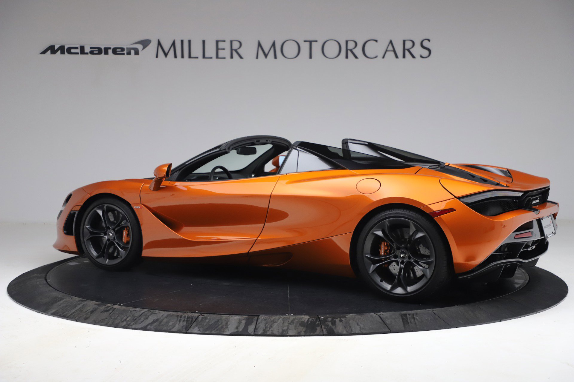 Used 2020 McLaren 720S Spider image 4