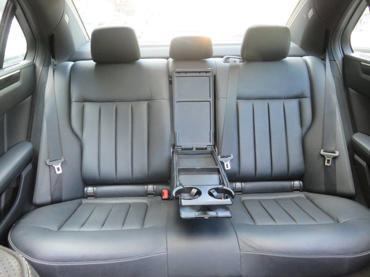 Used 2014 Mercedes-Benz E 550 4MATIC Sedan image 24
