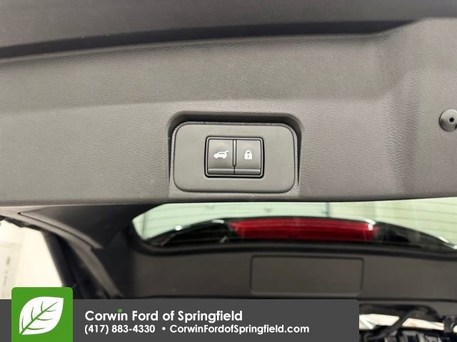 Used 2025 Nissan Rogue SV image 16