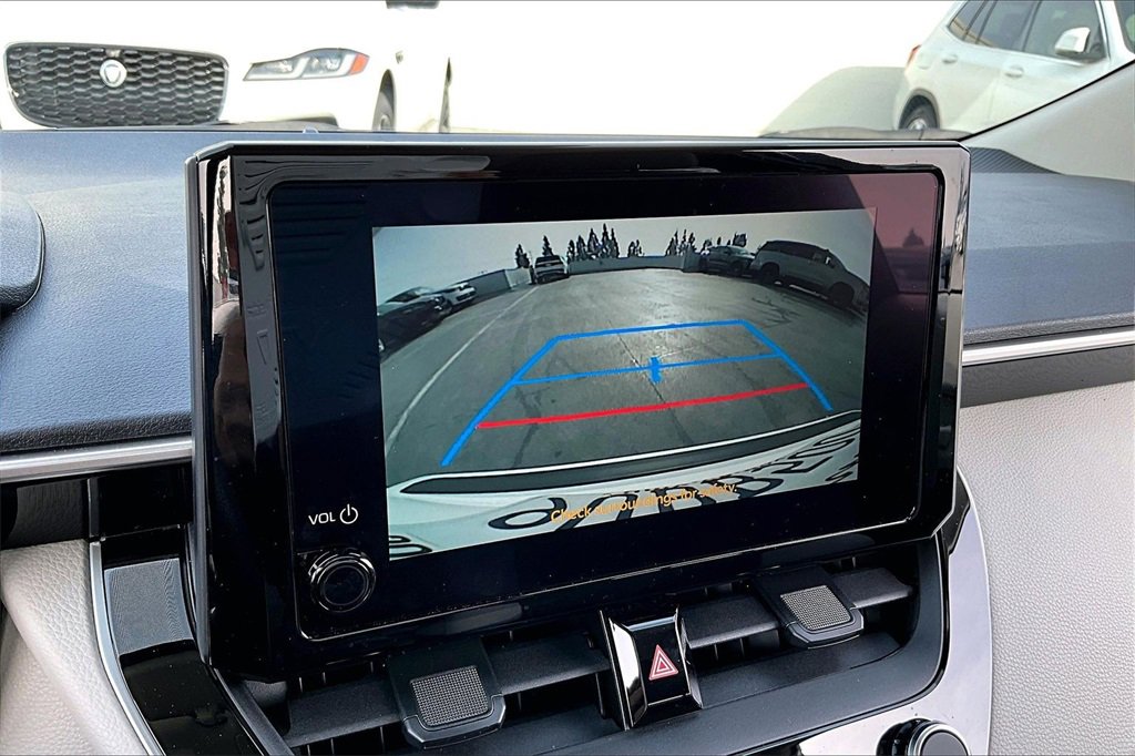 Used 2025 Toyota Corolla LE w/ LE Premium Package image 14