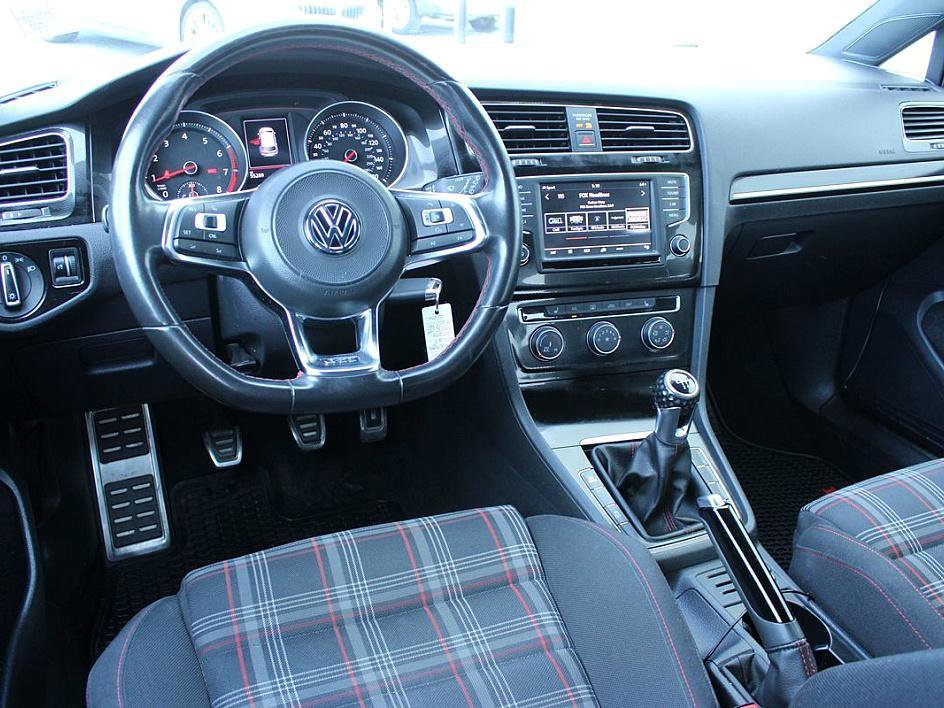 Used 2017 Volkswagen GTI Sport image 14