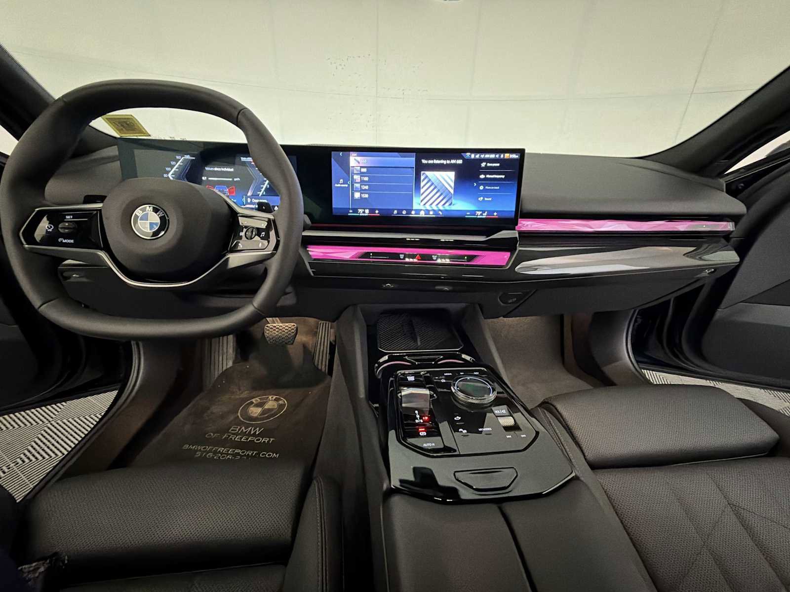 Used 2024 BMW 540i xDrive w/ Convenience Package AWD/4WD image 14