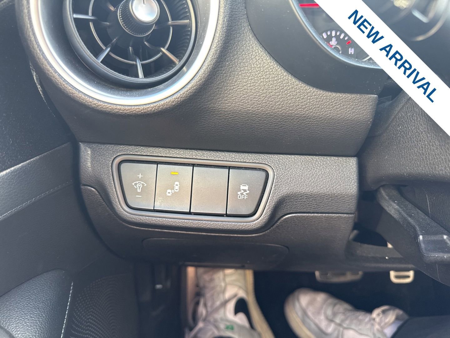 Used 2023 Kia Forte GT-Line w/ GT-Line Technology Package image 19