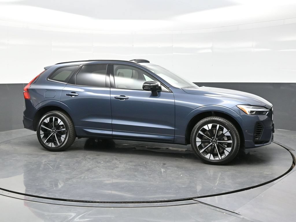 New 2026 Volvo XC60 T8 Plus w/ Climate Package AWD/4WD image 8