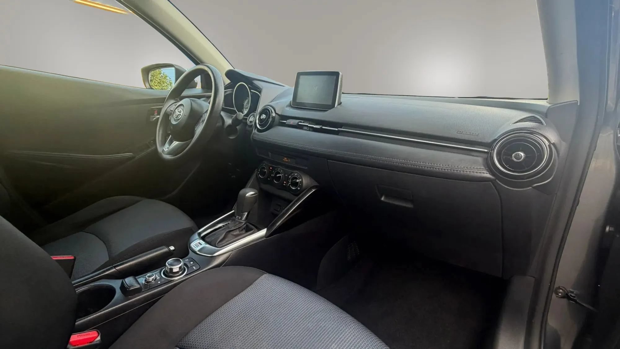 Used 2017 Toyota Yaris iA FWD image 13