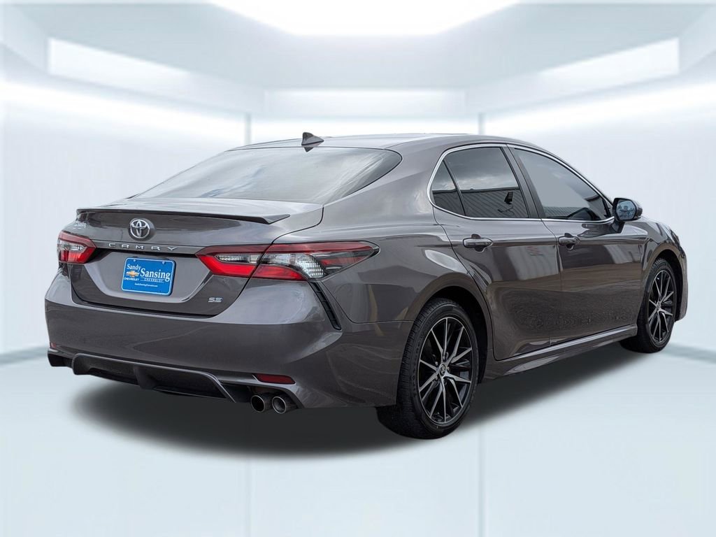 Used 2024 Toyota Camry SE image 6