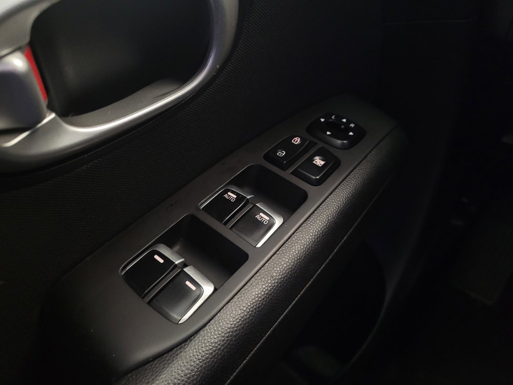 Used 2018 Kia Soul + image 27