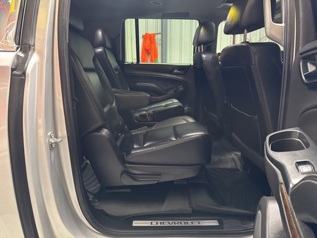 Used 2018 Chevrolet Suburban LT image 27