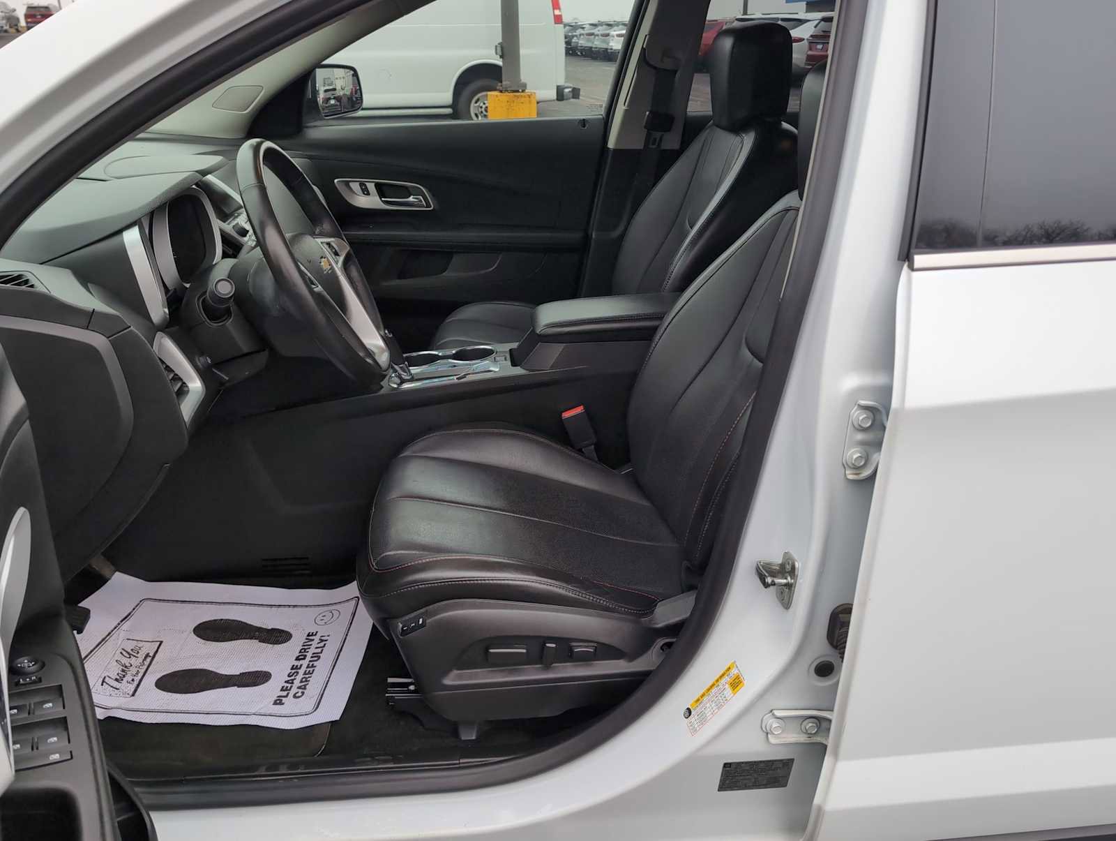 Used 2017 Chevrolet Equinox Premier image 17