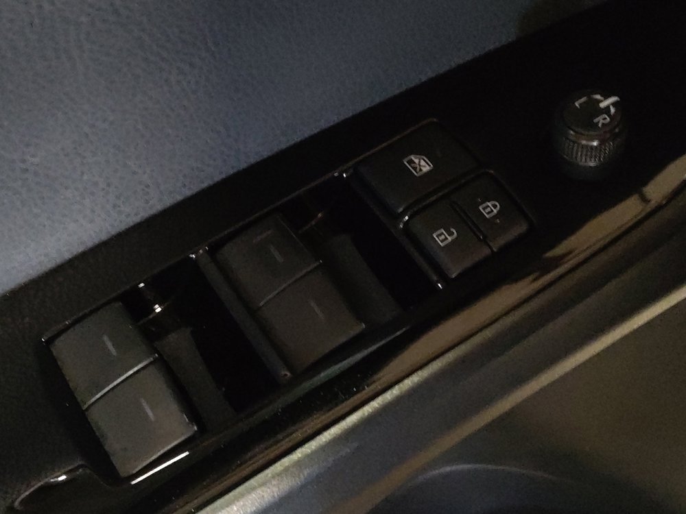 Used 2019 Toyota Prius Prime Advanced FWD image 27