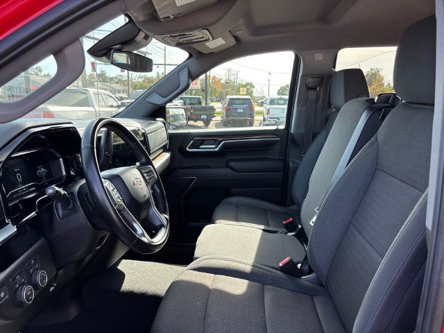Used 2023 Chevrolet Silverado 1500 LT AWD/4WD image 2