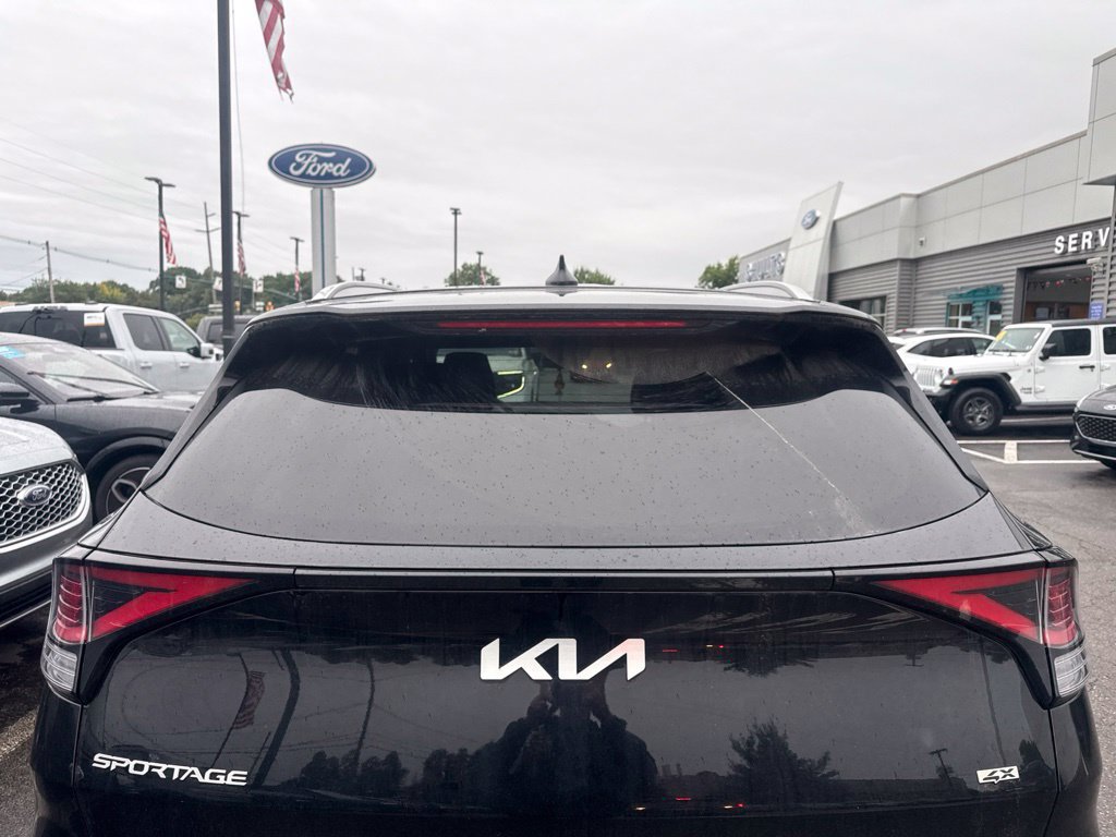 Used 2023 Kia Sportage EX AWD/4WD image 6