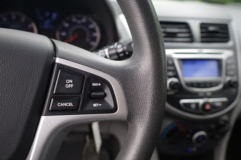 Used 2012 Hyundai Accent GS FWD image 18