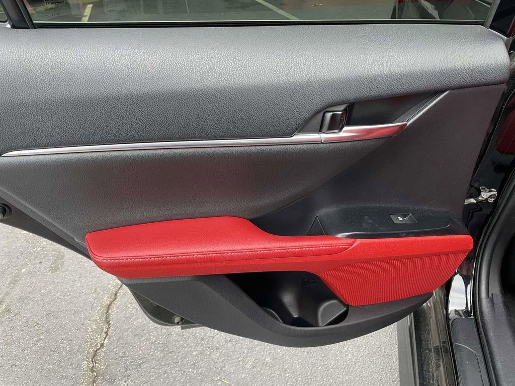 Used 2020 Toyota Camry XSE image 21