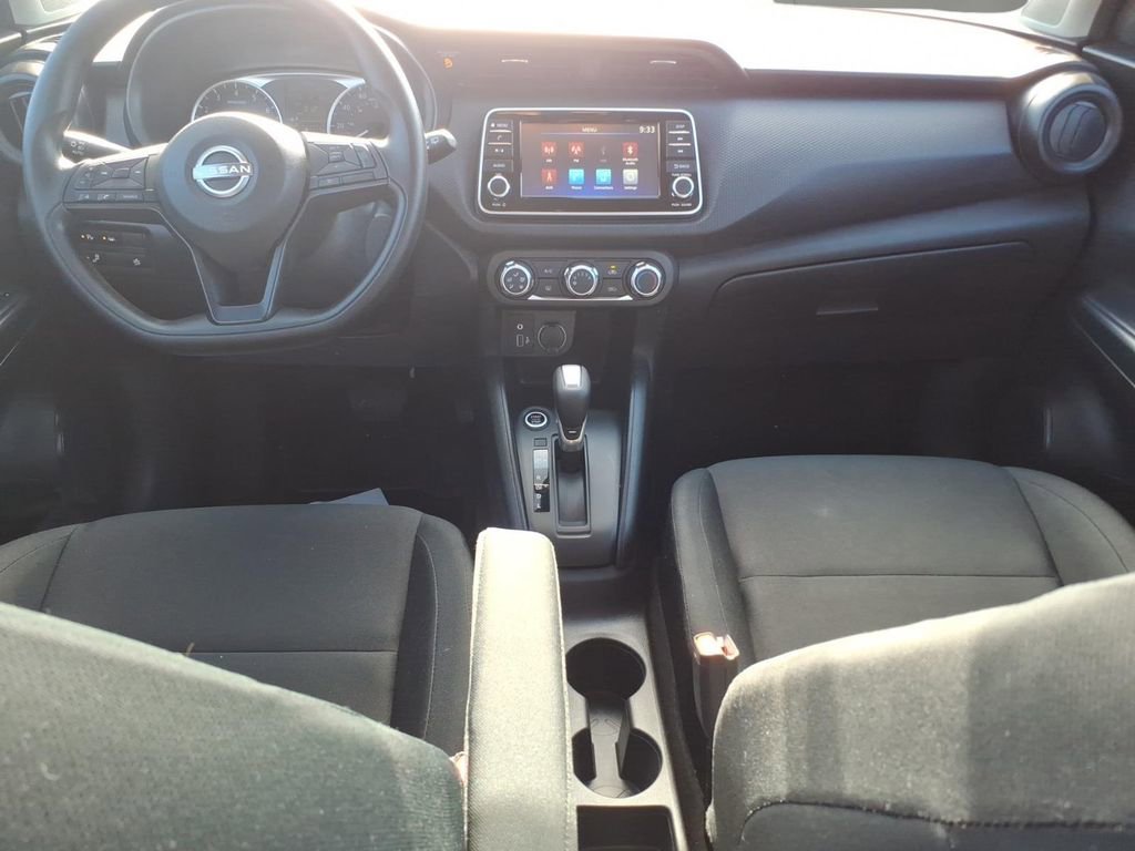 Used 2024 Nissan Kicks S image 12