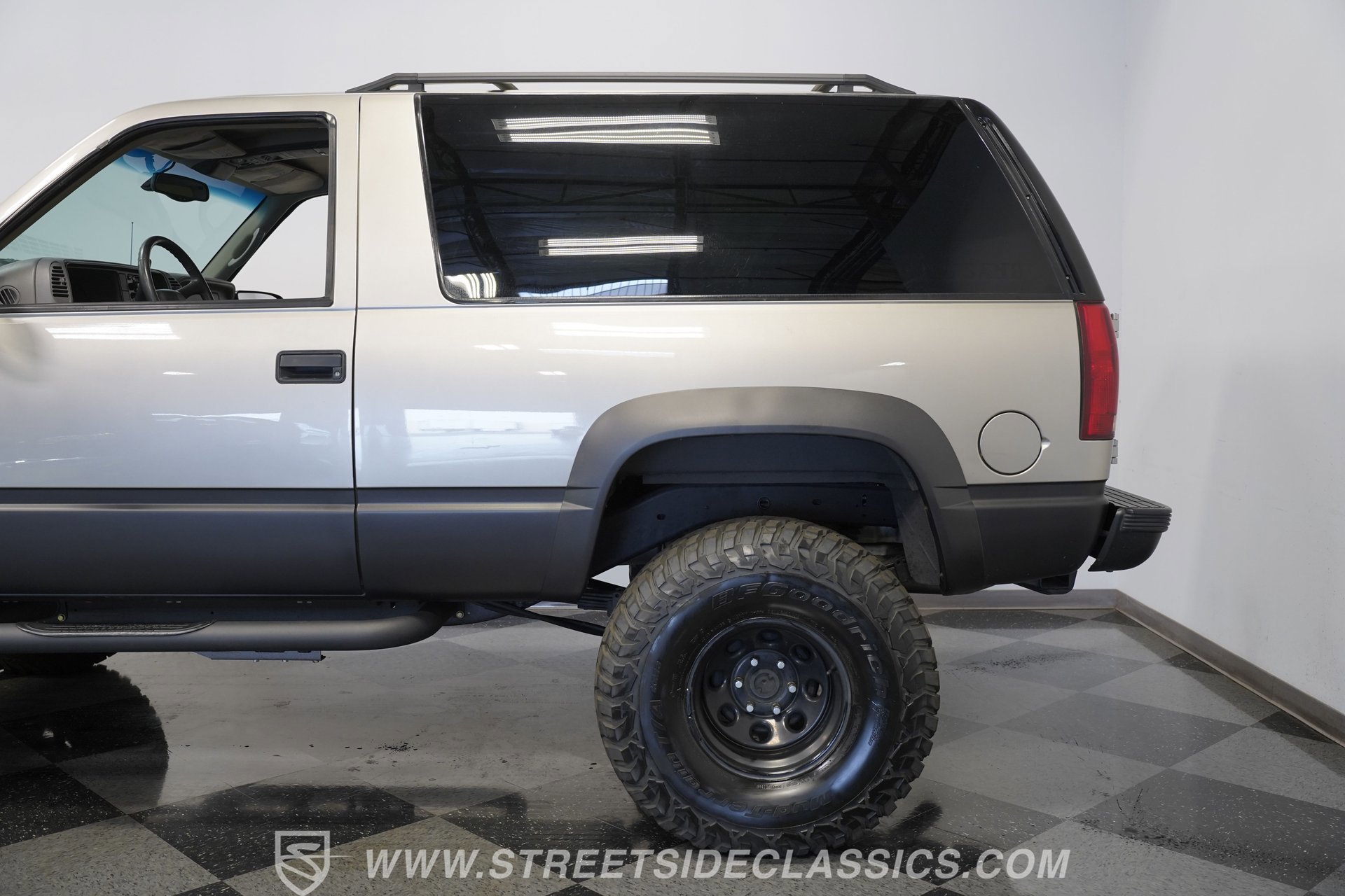Used 1999 Chevrolet Tahoe 4WD 2-Door w/ Preferred Equipment Group image 28