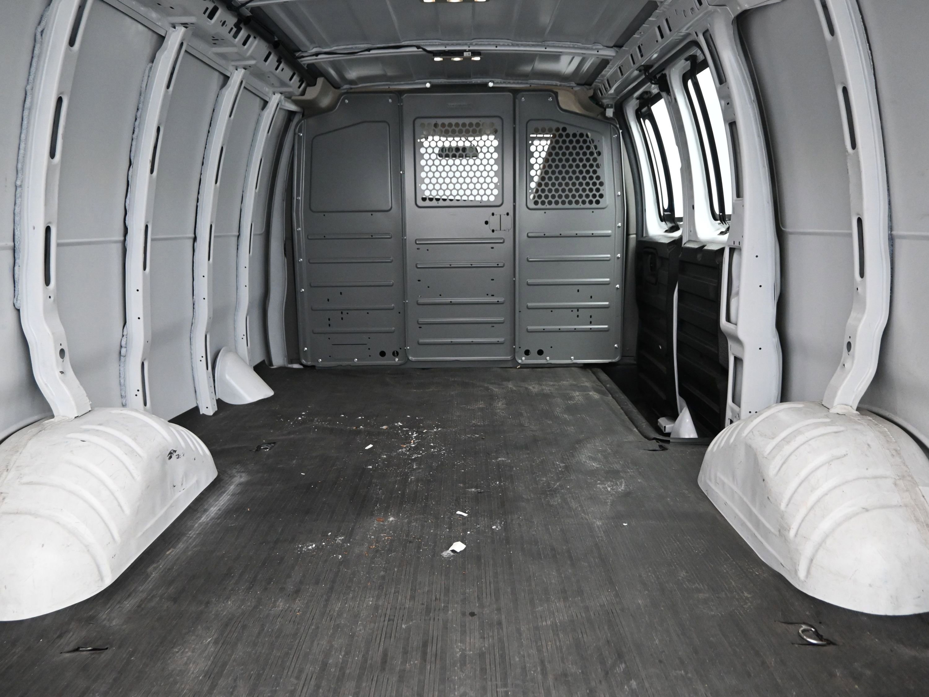 Used 2022 Chevrolet Express 2500 w/ Driver Convenience Package image 11