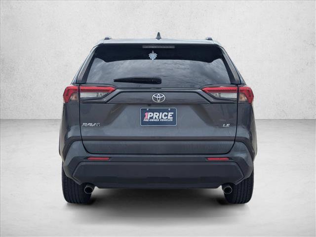 Used 2020 Toyota RAV4 LE FWD image 6