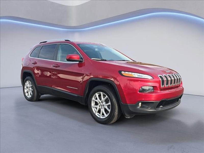 Used 2017 Jeep Cherokee Latitude w/ Safety/Convenience Group image 7