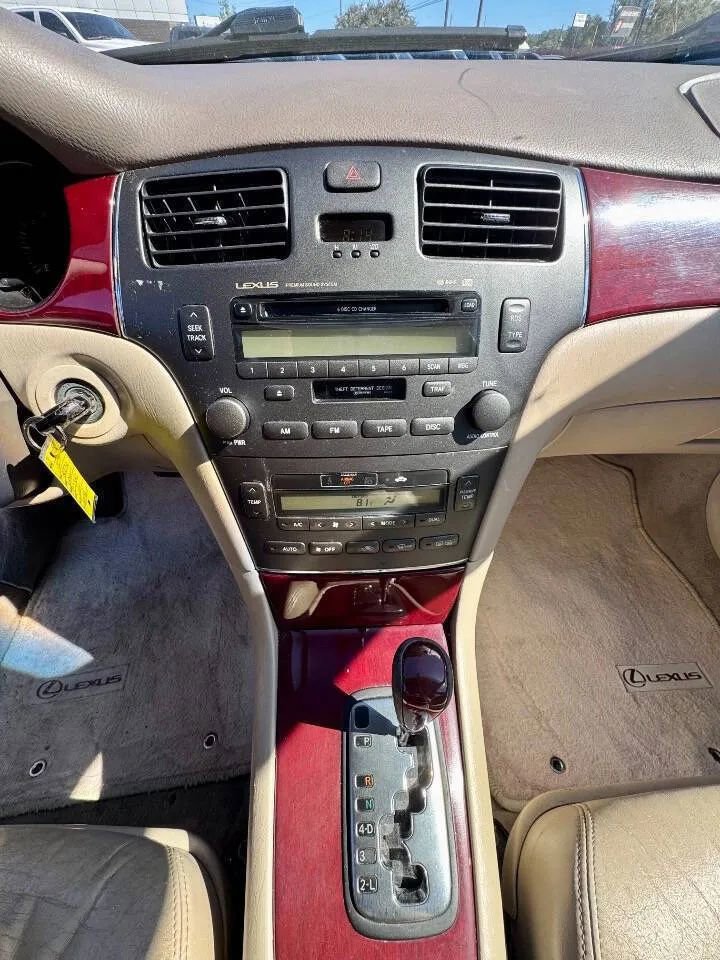 Used 2004 Lexus ES 330 ES 330 Sedan 4D image 11