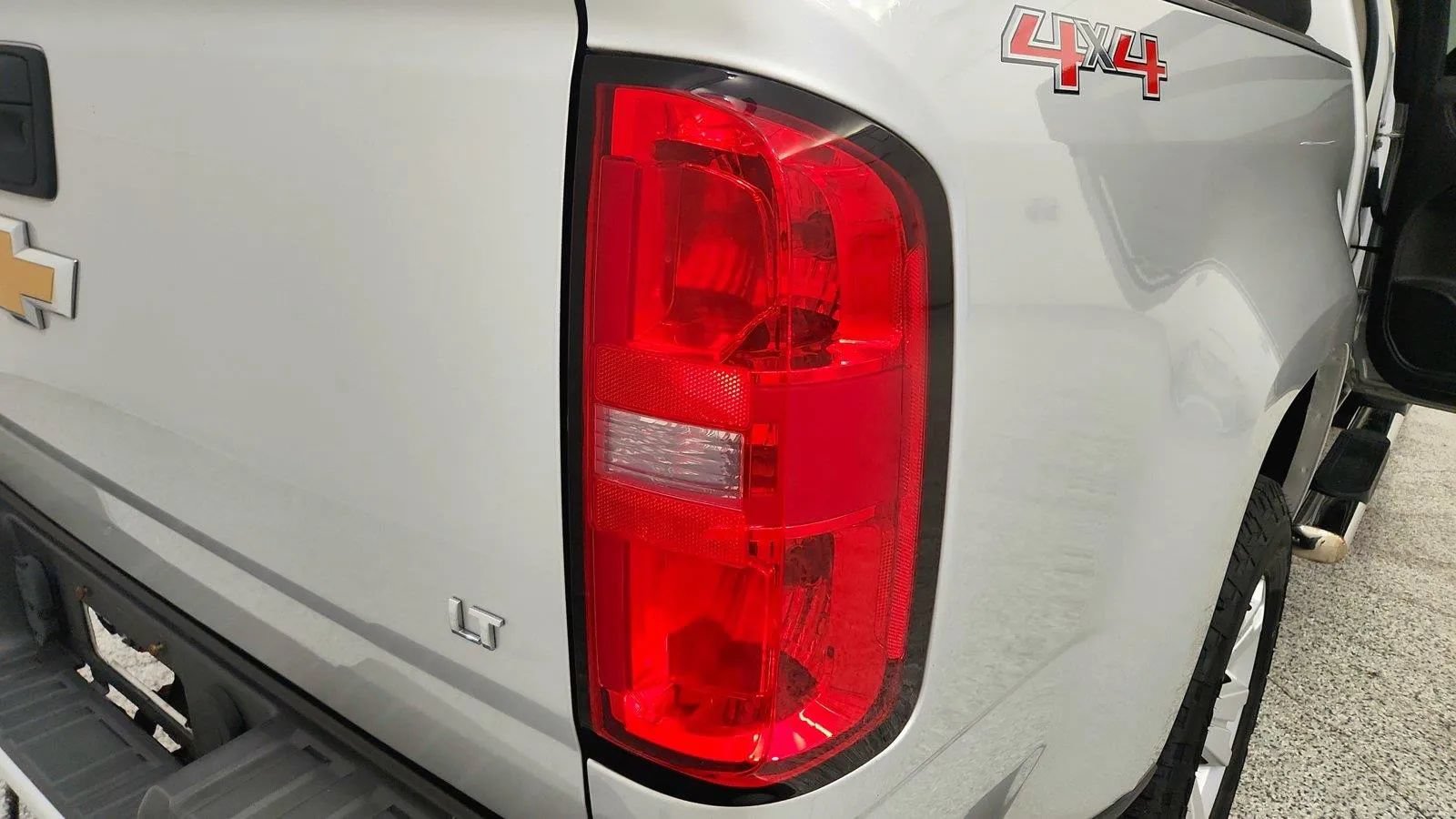 Used 2017 Chevrolet Colorado LT w/ LT Convenience Package AWD/4WD image 32