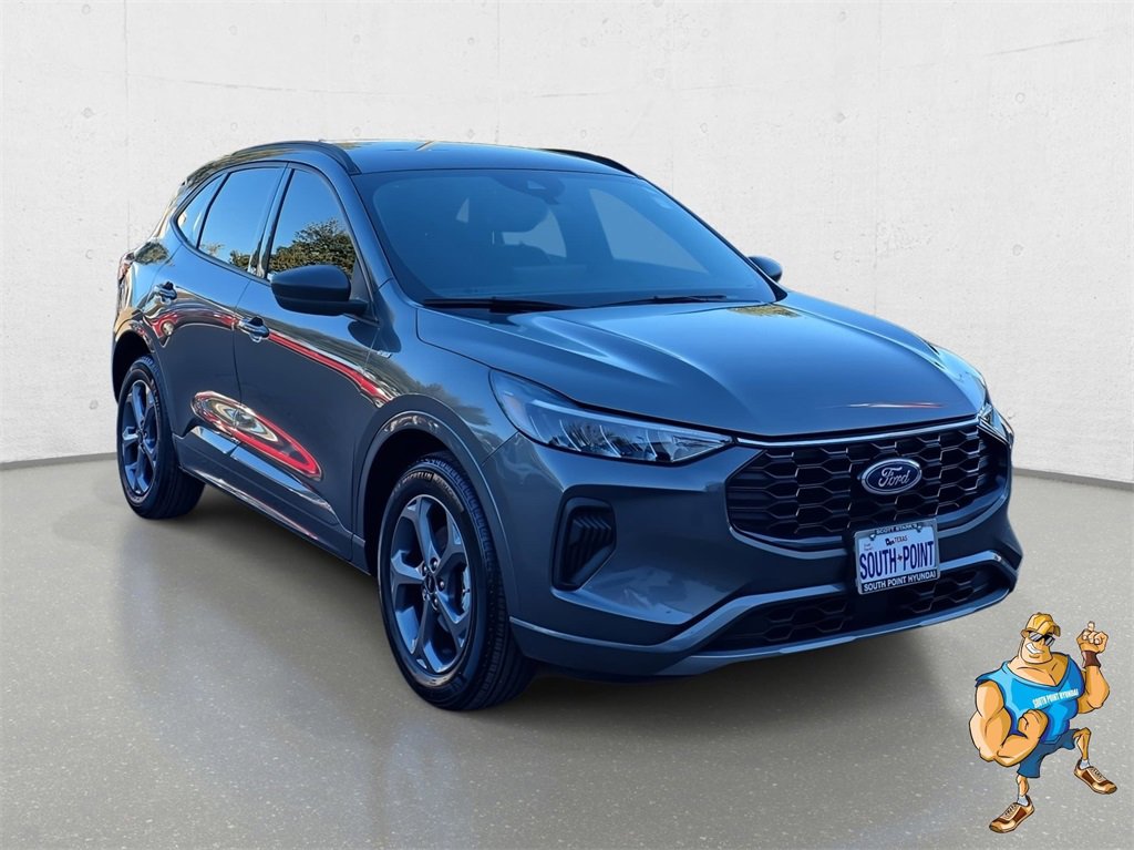 Used 2023 Ford Escape ST-Line w/ Tech Pack #1 image 3